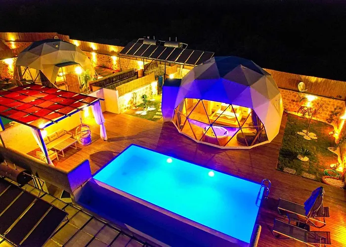 Kalkan Dome & Deluxe-glamping In Kalkan 호텔 카스
