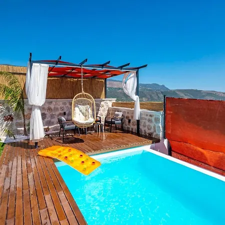 Kalkan Dome & Deluxe-glamping In Kalkan ホテル